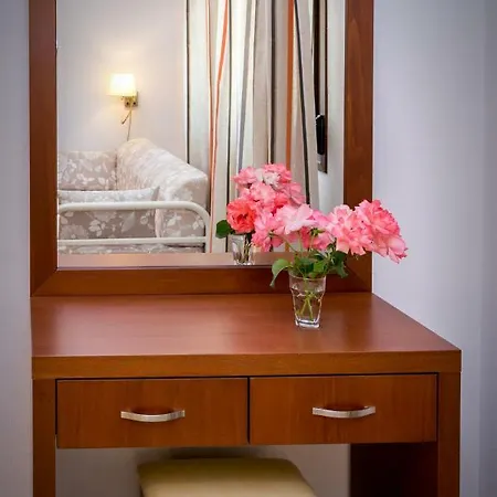 Elaionas Stone Daire *