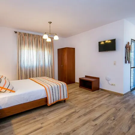 Elaionas Stone Apartment *